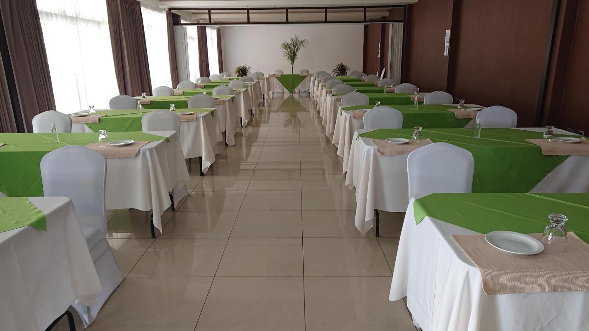 Hotel Y Restaurante El Guarco Cartago Exteriör bild